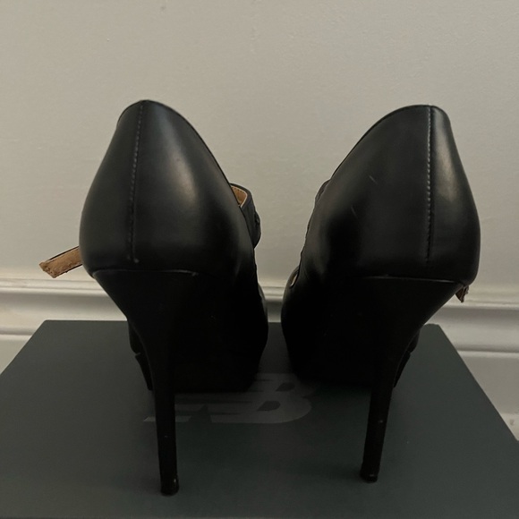 Gorgeous Black Mary Jane Pumps - Picture 5 of 5